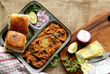 Charger l&#39;image dans la galerie, Stainless Steel Square Pav Bhaji Thali Plate, 9.5&quot;
