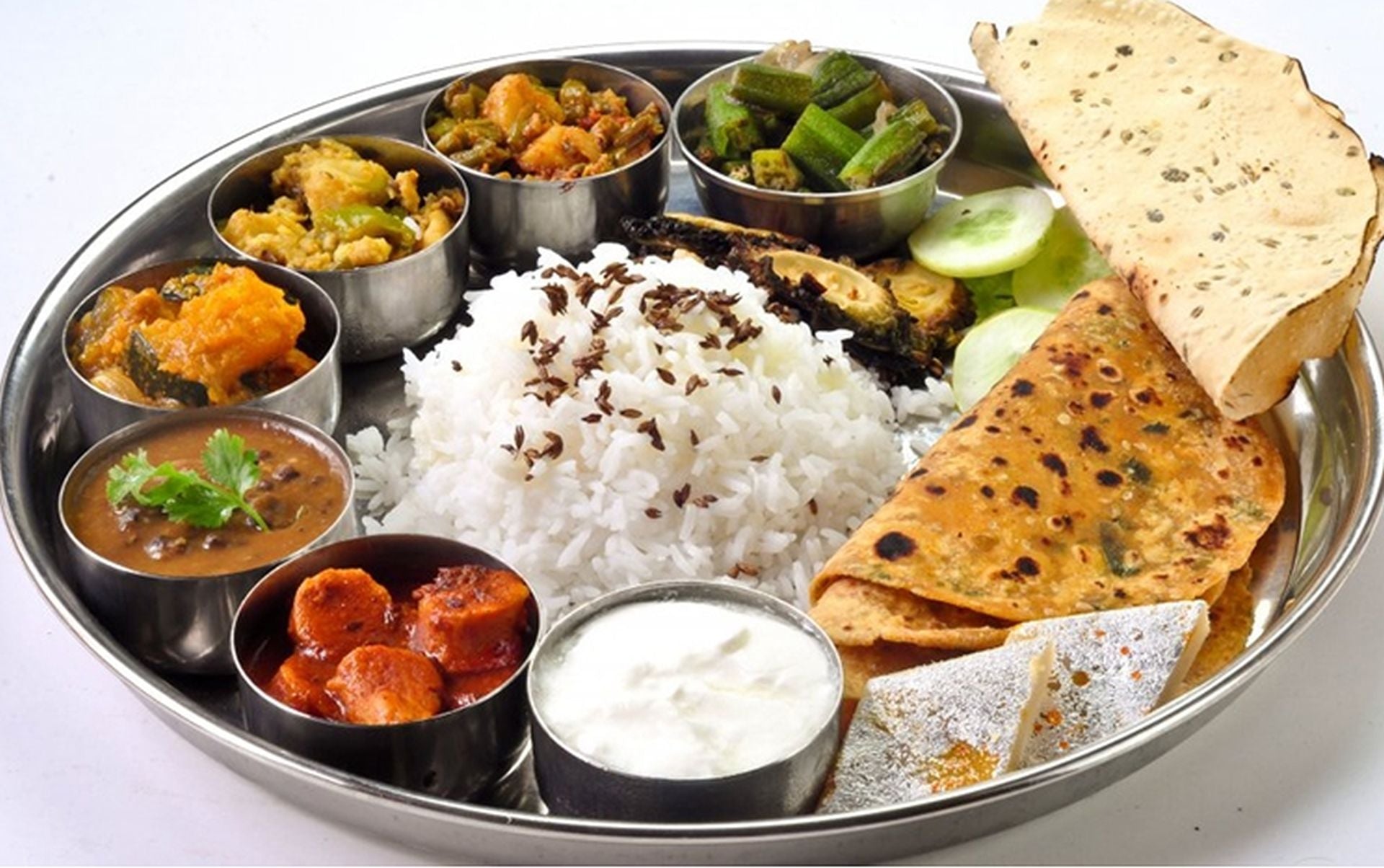 Stainless Steel Round Beading Dinner Thali 13 Diameter